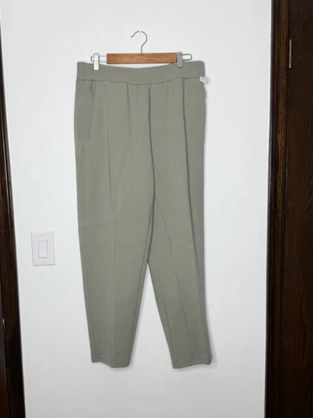 Nike 24.7 ImpossiblySoft Dri-FIT Pants Light Green HQ6970-320 Mens Large NEW